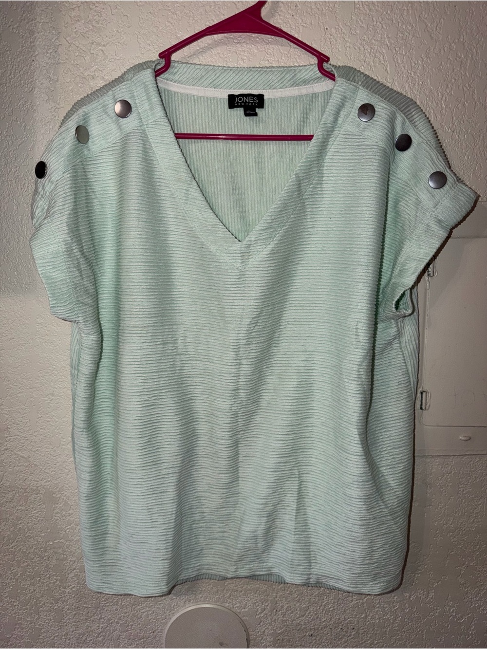 Jones New York Mint Green Ribbed V-Neck Top with Silver Shoulder Studs